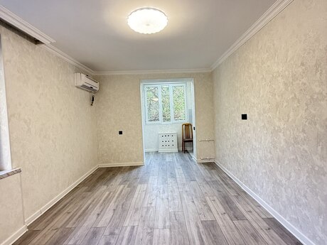 2 otaqlı köhnə tikili - İnşaatçılar m. - 40 m²