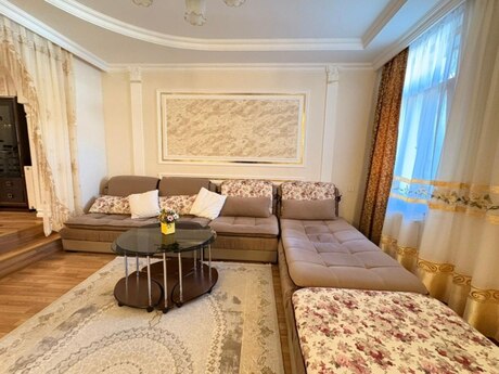 7 otaqlı həyət evi/bağ evi - Gənclik m. - 460 m²
