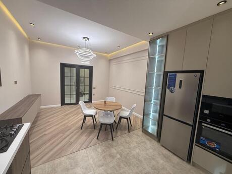 3 otaqlı yeni tikili - 28 May m. - 100 m²
