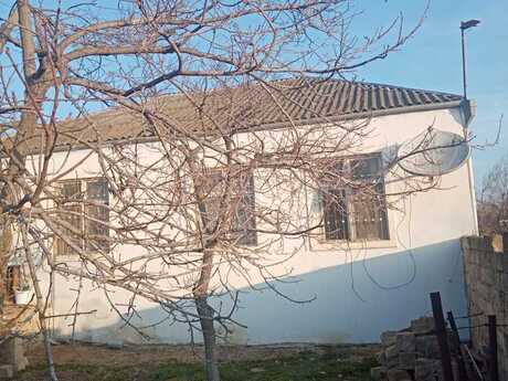 4 otaqlı həyət evi/bağ evi - Novxanı q. - 140 m²
