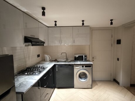 3 otaqlı köhnə tikili - Sahil m. - 86 m²