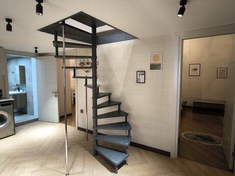 3 otaqlı köhnə tikili - Sahil m. - 86 m²