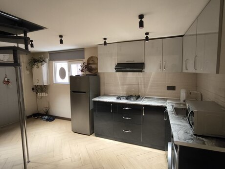 3 otaqlı köhnə tikili - Sahil m. - 86 m²