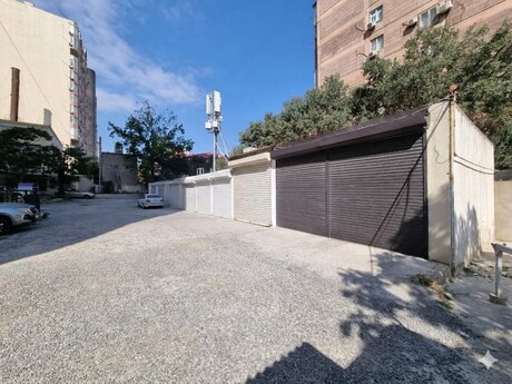 Qaraj - 8 Noyabr m. - 30 m²