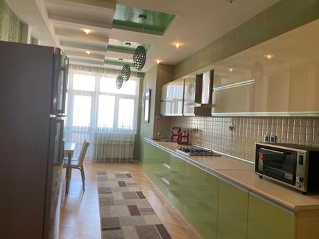 3 otaqlı yeni tikili - 8 Noyabr m. - 150 m²