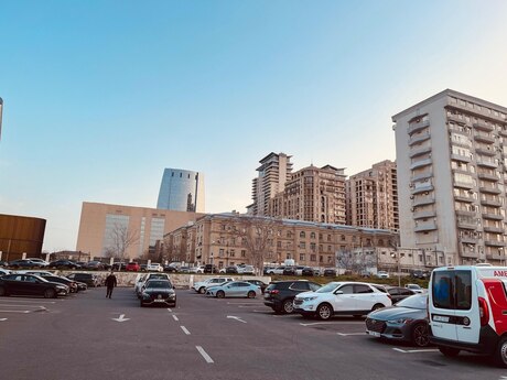 5 otaqlı yeni tikili - 28 May m. - 200 m²