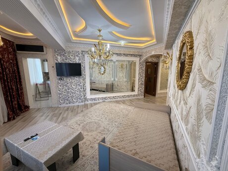 2-комн. новостройка - м. Ази Асланов - 70 м²