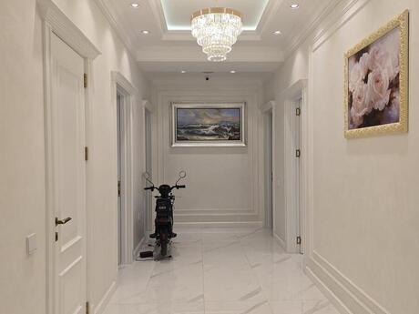 4 otaqlı yeni tikili - Ağ şəhər q. - 179 m²