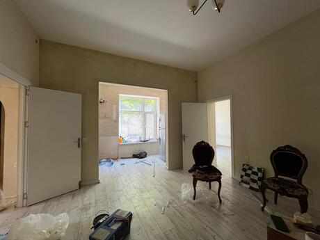 Obyekt - Elmlər Akademiyası m. - 150 m²