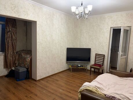 2 otaqlı köhnə tikili - Azadlıq Prospekti m. - 45 m²