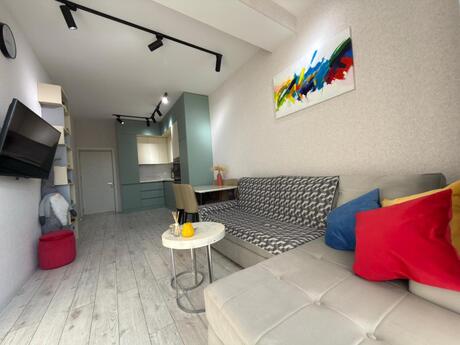 2-комн. новостройка - м. 28 мая - 61 м²