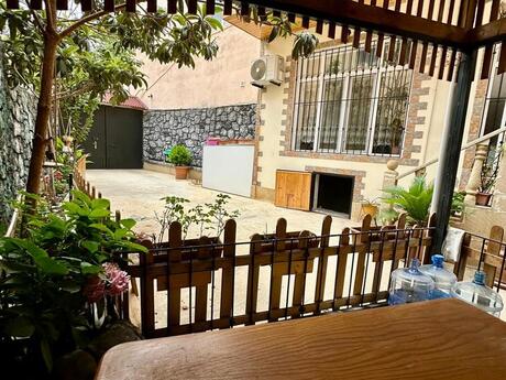 6 otaqlı həyət evi/bağ evi - Xırdalan - 130.1 m²