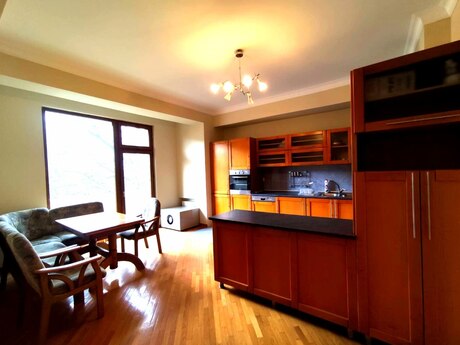 4 otaqlı köhnə tikili - Sahil m. - 155 m²