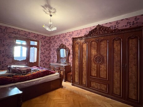 4 otaqlı köhnə tikili - İnşaatçılar m. - 90 m²