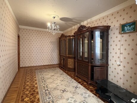 4 otaqlı köhnə tikili - İnşaatçılar m. - 90 m²