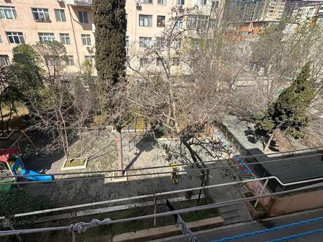 2 otaqlı köhnə tikili - Memar Əcəmi m. - 50 m²