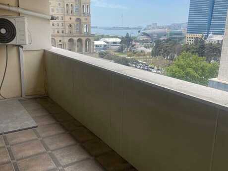 3 otaqlı ofis - 28 May m. - 125 m²