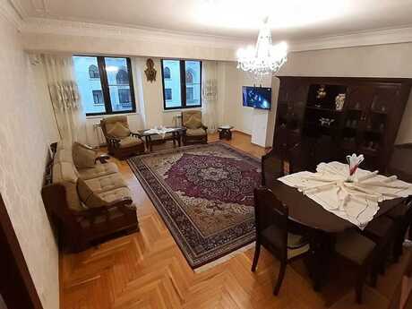 3 otaqlı köhnə tikili - 28 May m. - 95 m²