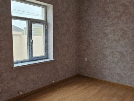 2 otaqlı həyət evi/bağ evi - Saray q. - 70 m²