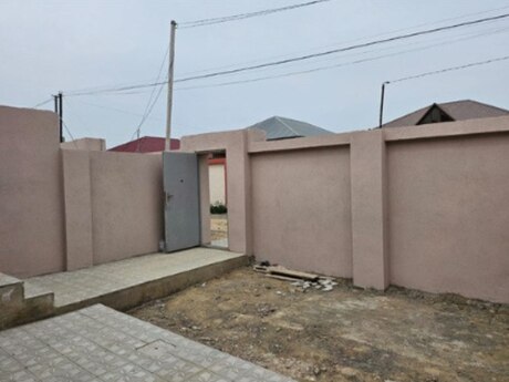 2 otaqlı həyət evi/bağ evi - Saray q. - 70 m²
