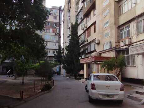 2 otaqlı köhnə tikili - 8-ci mikrorayon q. - 65 m²