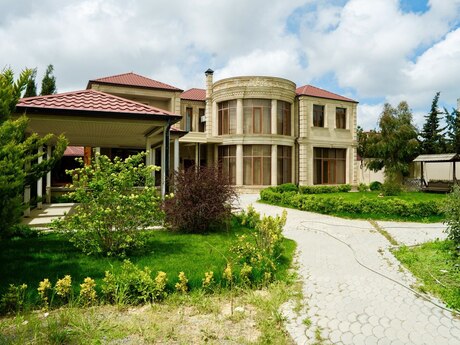 6 otaqlı həyət evi/bağ evi - Mərdəkan q. - 600 m²