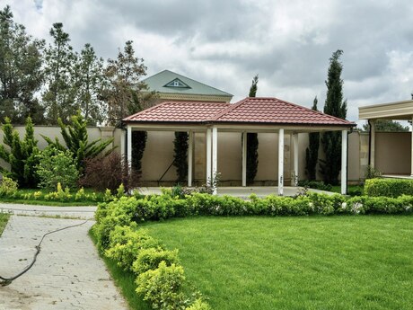 6 otaqlı həyət evi/bağ evi - Mərdəkan q. - 600 m²
