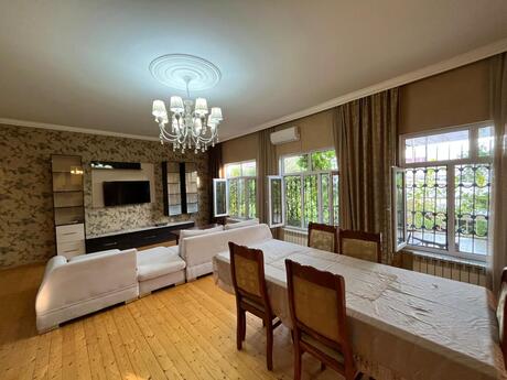 4 otaqlı həyət evi/bağ evi - Səbail r. - 130 m²