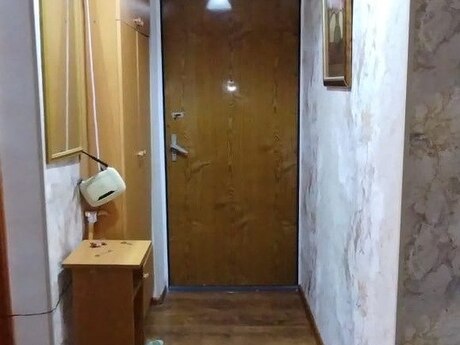 3 otaqlı köhnə tikili - Elmlər Akademiyası m. - 70 m²