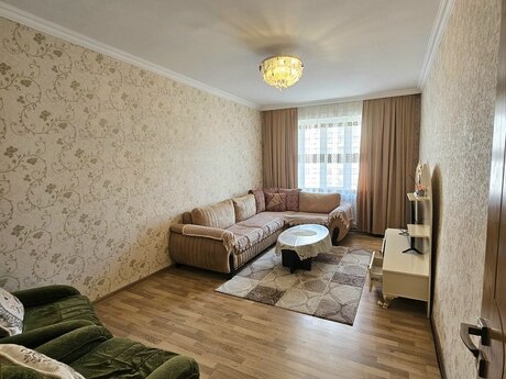 5 otaqlı köhnə tikili - Yeni Günəşli q. - 130 m²