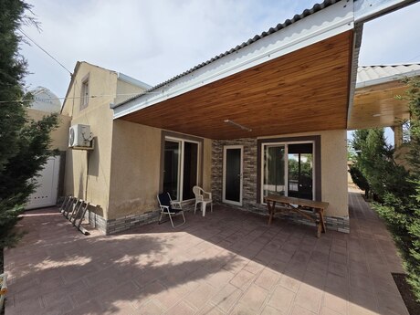 4 otaqlı həyət evi/bağ evi - Mərdəkan q. - 180 m²