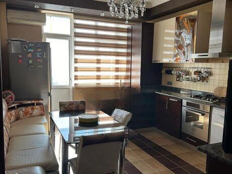 4 otaqlı yeni tikili - Elmlər Akademiyası m. - 212 m²