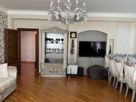 4 otaqlı yeni tikili - Elmlər Akademiyası m. - 212 m²
