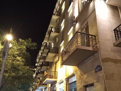 3 otaqlı köhnə tikili - İçəri Şəhər m. - 95 m²