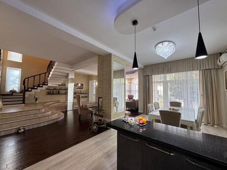5 otaqlı həyət evi/bağ evi - Badamdar q. - 300 m²