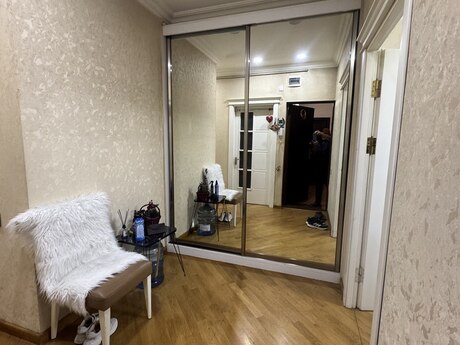 2 otaqlı köhnə tikili - Azadlıq Prospekti m. - 65 m²