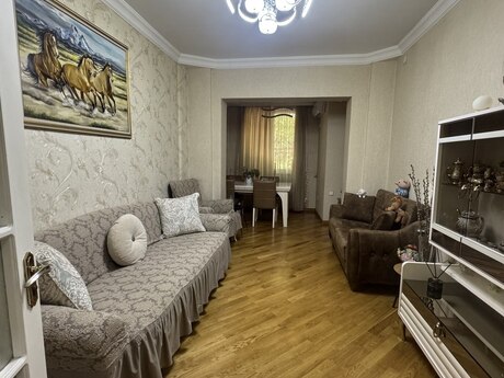 2 otaqlı köhnə tikili - Azadlıq Prospekti m. - 65 m²