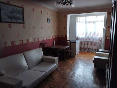 3 otaqlı köhnə tikili - Gənclik m. - 70 m²