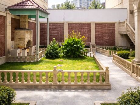 10 otaqlı həyət evi/bağ evi - Nəsimi m. - 450 m²