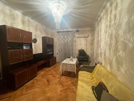 3 otaqlı köhnə tikili - Elmlər Akademiyası m. - 85 m²