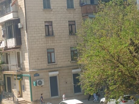 2 otaqlı köhnə tikili - Elmlər Akademiyası m. - 56 m²