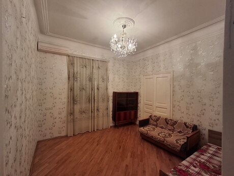 2 otaqlı köhnə tikili - Elmlər Akademiyası m. - 55 m²