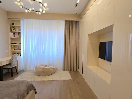 4 otaqlı yeni tikili - Ağ şəhər q. - 179 m²