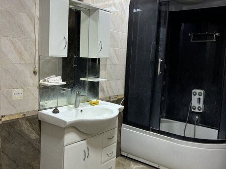 4 otaqlı həyət evi/bağ evi - Əhmədli q. - 160 m²