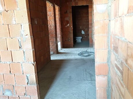 2 otaqlı köhnə tikili - Bakıxanov q. - 70 m²