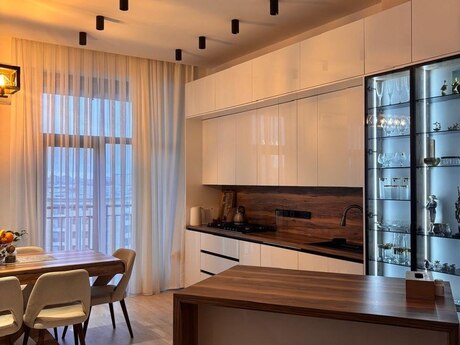 4 otaqlı yeni tikili - Nərimanov r. - 136 m²