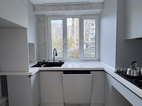 4 otaqlı köhnə tikili - Həzi Aslanov m. - 80 m²