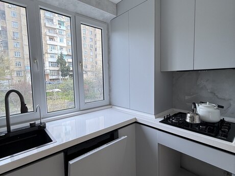 4 otaqlı köhnə tikili - Həzi Aslanov m. - 80 m²