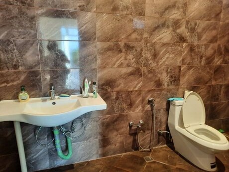 4 otaqlı həyət evi/bağ evi - Şüvəlan q. - 140 m²