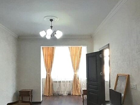 2 otaqlı köhnə tikili - Memar Əcəmi m. - 45 m²